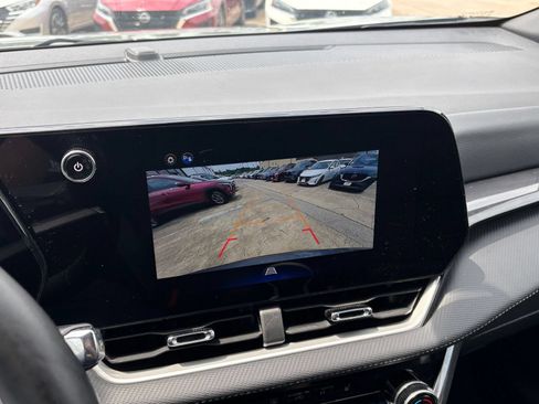 Used 2025 Chevrolet Equinox LT AWD/4WD image 23