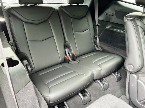 Used 2024 Cadillac XT6 Sport w/ LPO, ONYX Package image 29