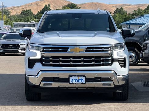 Used 2023 Chevrolet Silverado 1500 LTZ w/ Technology Package AWD/4WD image 10