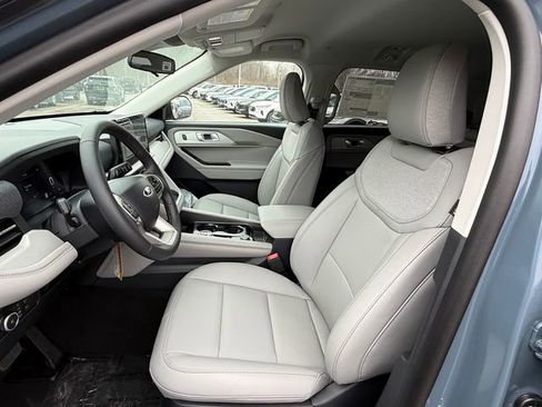 New 2026 Ford Explorer Active w/ Active Comfort Package image 12