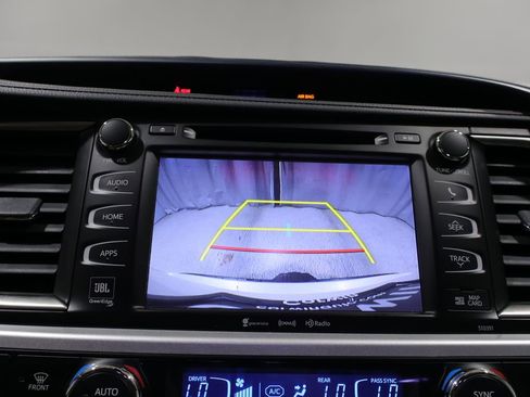 Used 2019 Toyota Highlander Limited AWD/4WD image 27