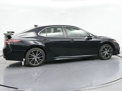 Used 2021 Toyota Camry SE w/ Cold Weather Package AWD/4WD image 8