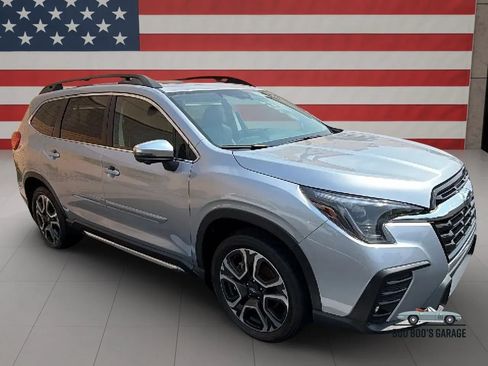 Used 2023 Subaru Ascent Limited w/ Technology Package AWD/4WD image 8