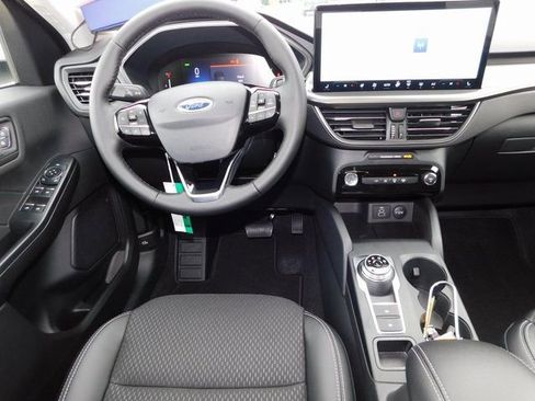 New 2026 Ford Escape SE FWD image 17