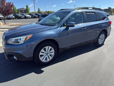 Used 2015 Subaru Outback 2.5i Premium AWD/4WD image 3