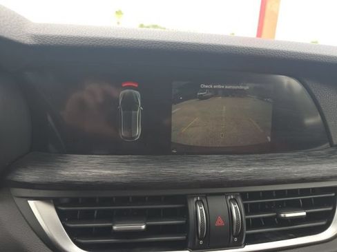 Used 2023 Alfa Romeo Stelvio Sprint RWD image 19