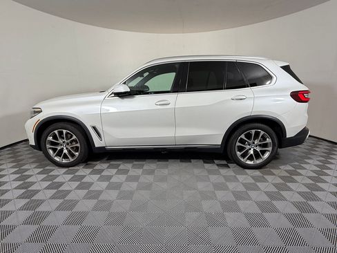 Used 2021 BMW X5 xDrive40i w/ Premium Package AWD/4WD image 2
