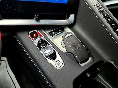 Used 2024 Chevrolet Corvette Stingray Preferred Cpe w/ Z51 Performance Package RWD image 17