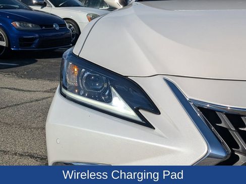 Used 2022 Lexus ES 300h w/ Premium Package image 10