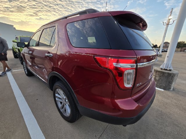 Used 2015 Ford Explorer XLT w/ Equipment Group 202A AWD/4WD image 4