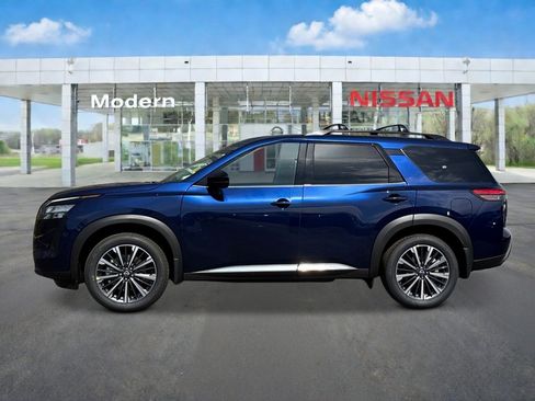 New 2026 Nissan Pathfinder Platinum AWD/4WD image 2
