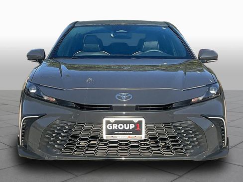Used 2025 Toyota Camry SE w/ Convenience Package FWD image 4