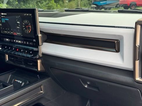 Used 2024 GMC Hummer EV 3X w/ Omega Edition AWD/4WD image 19