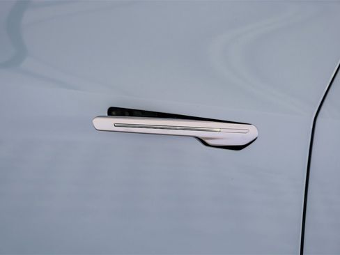 Used 2024 Cadillac Lyriq Luxury image 41