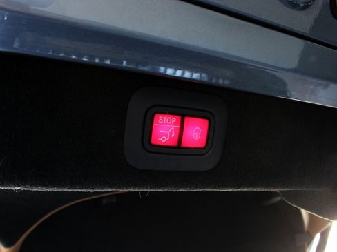 Used 2021 Aston Martin DBX image 28