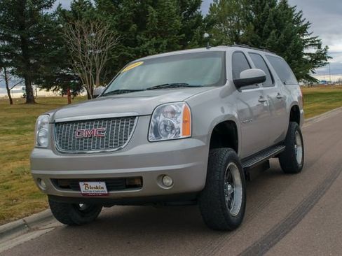 Used 2009 GMC Yukon XL SLT image 1