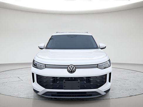 New 2025 Volkswagen Tiguan SE AWD/4WD image 9