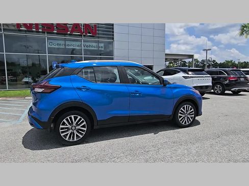 Used 2021 Nissan Kicks SV FWD image 35