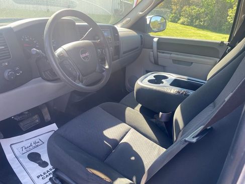 Used 2011 GMC Sierra 1500 W/T RWD image 9