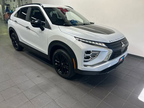 Used 2024 Mitsubishi Eclipse Cross AWD image 2