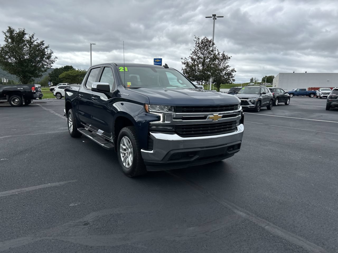 Used 2021 Chevrolet Silverado 1500 LT AWD/4WD image 1