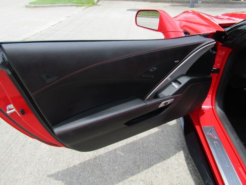 Used 2016 Chevrolet Corvette Z06 w/ 3LZ Preferred Equipment Group RWD image 11