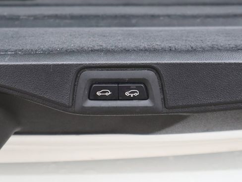 Used 2021 BMW X7 xDrive40i w/ Premium Package image 25