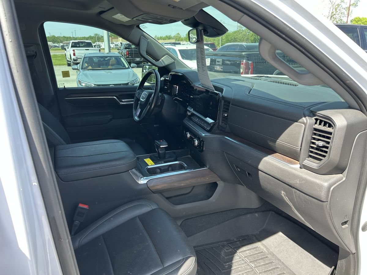 Used 2023 GMC Sierra 1500 SLT w/ SLT Premium Package AWD/4WD image 13