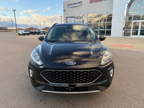 Used 2020 Ford Escape SEL image 8