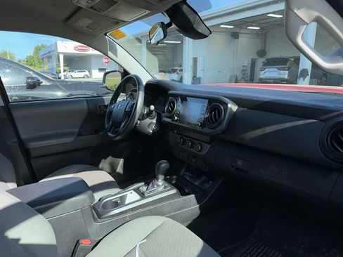 Used 2022 Toyota Tacoma SR w/ SR Convenience Package RWD image 3