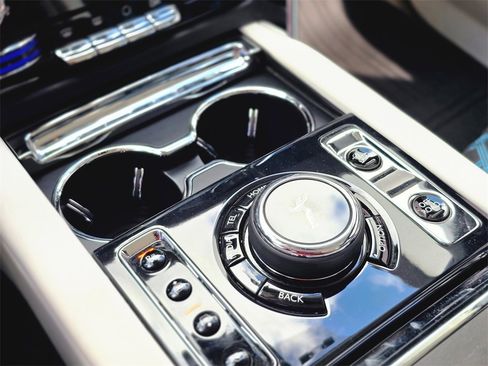 Used 2025 Rolls-Royce Cullinan image 33