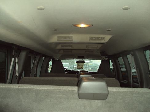 Used 2017 Chevrolet Express 3500 LT w/ LT Preferred Equipment Group image 9