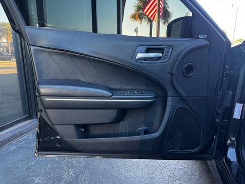 Used 2017 Dodge Charger R/T Scat Pack RWD image 11