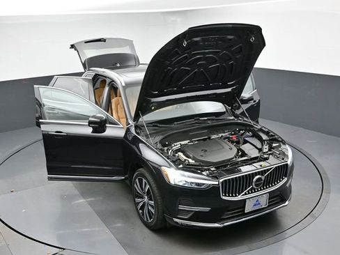 Used 2023 Volvo XC60 B6 Ultimate w/ Climate Package image 44