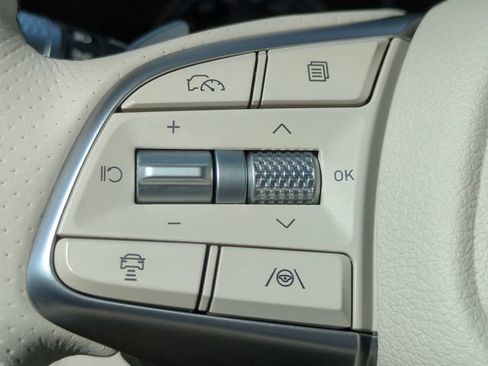 Used 2026 Genesis G70 2.5T Prestige image 25