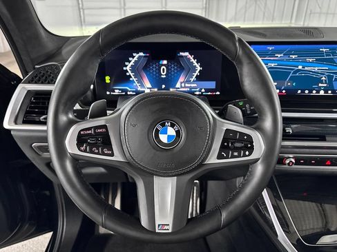 Used 2024 BMW X7 xDrive40i w/ M Sport Package AWD/4WD image 31