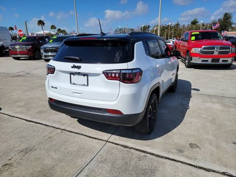Used 2023 Jeep Compass Altitude image 5