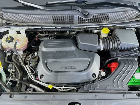Certified 2023 Chrysler Voyager LX FWD image 38