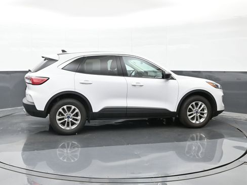 Used 2022 Ford Escape SE w/ Convenience Package image 9