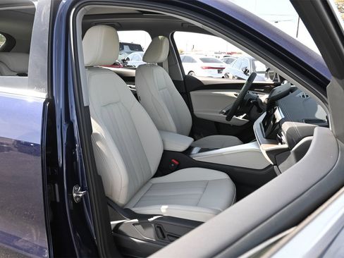 Used 2025 Audi Q5 Premium Plus w/ Premium Plus AWD/4WD image 23