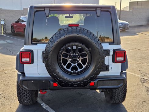 Used 2021 Jeep Wrangler Unlimited Rubicon w/ Xtreme Recon 35" Tire Package image 5