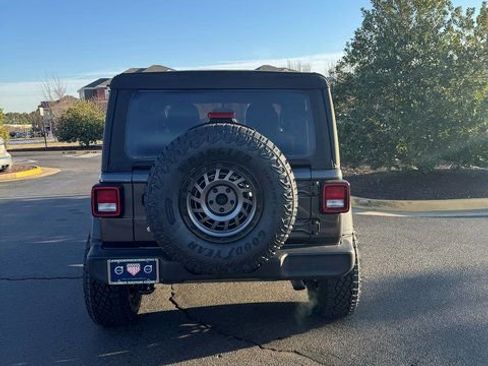 Used 2020 Jeep Wrangler Sport image 5
