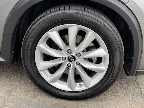 Used 2019 INFINITI QX50 Luxe FWD image 6