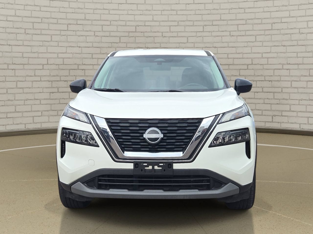 Used 2023 Nissan Rogue S FWD image 2