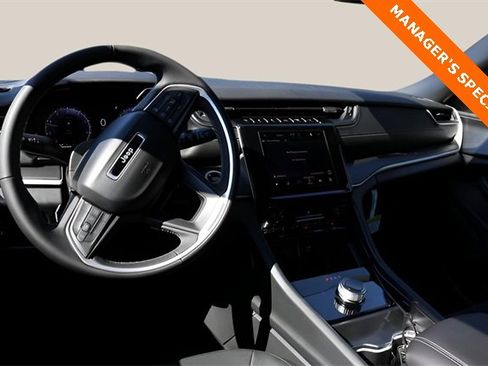 New 2025 Jeep Grand Cherokee Laredo w/ Trailer Tow Package image 13