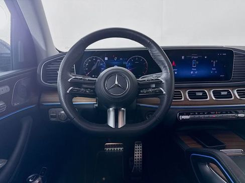 Used 2024 Mercedes-Benz GLS 450 4MATIC image 25