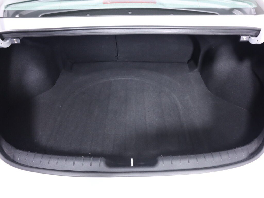 Used 2025 Hyundai Elantra SEL FWD image 37