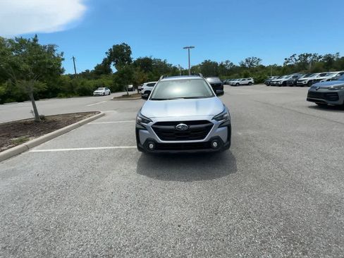 Used 2024 Subaru Outback Premium AWD/4WD image 3