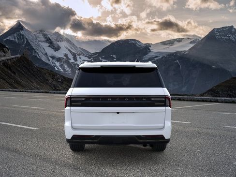New 2026 Lincoln Navigator L Black Label AWD/4WD image 5