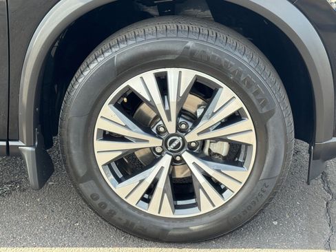 Used 2023 Nissan Rogue SV image 11